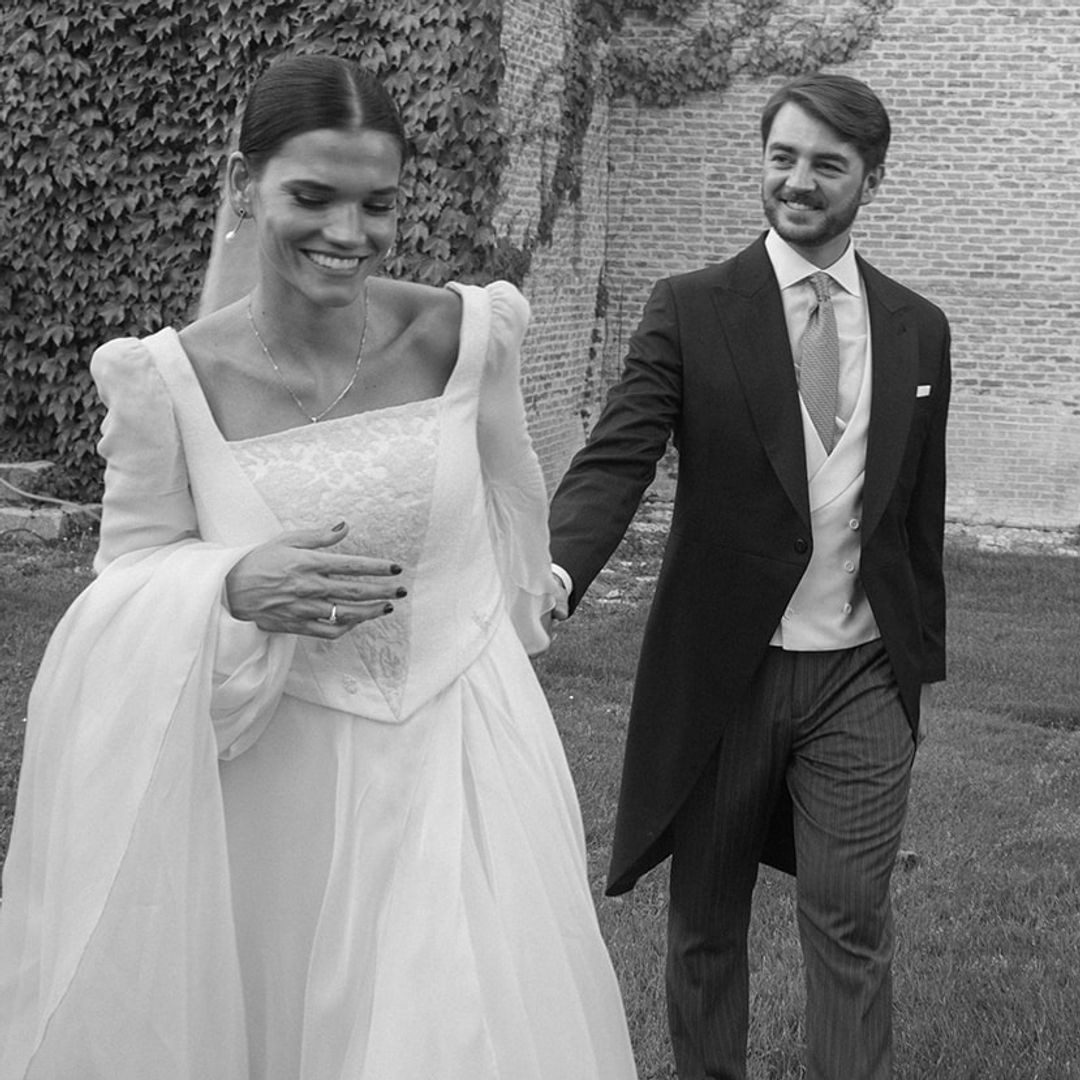 Sandra, la novia pastelera que llevó un croissant bordado en su vestido: "También tenía las iniciales de mi madre y mis abuelos"
