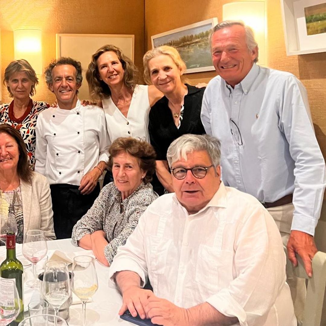 La infanta Elena se escapa a Sevilla y se lo pasa "bomba": todos los detalles de su viaje gourmet (huevos a la turca, incluidos)