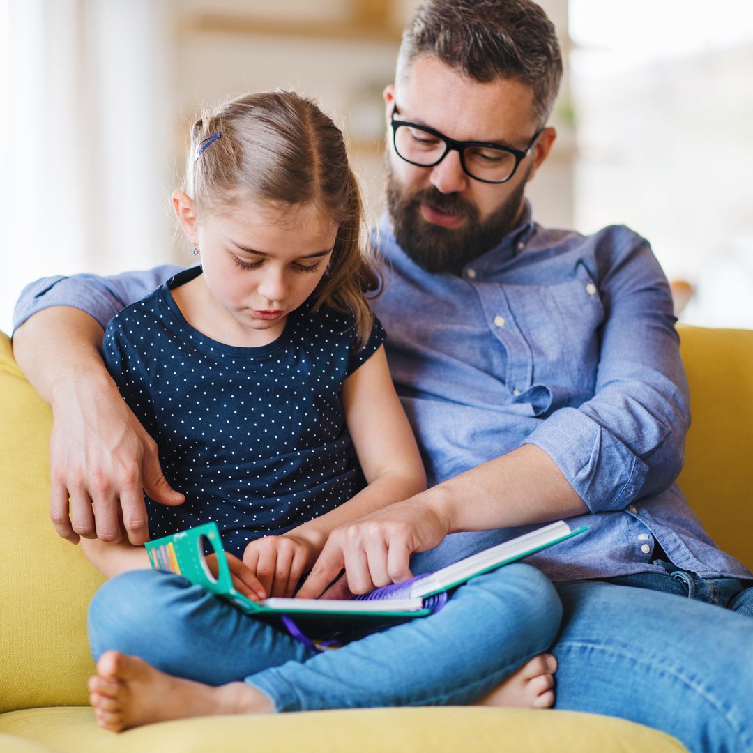 De 'Pippi Calzaslargas' a 'Fray Perico': 10 clásicos que puedes compartir con tus hijos y revivir tu niñez