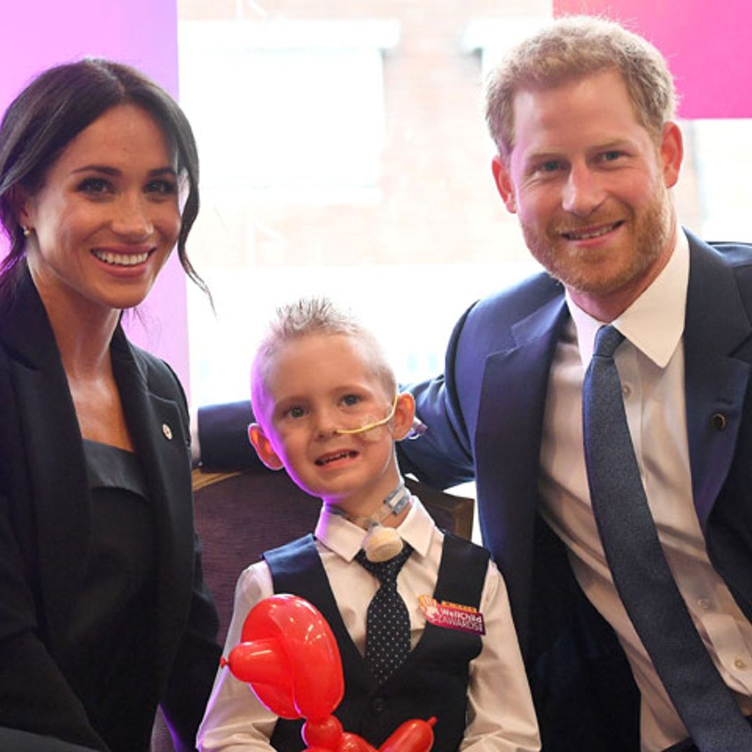 Los Duques de Sussex, cercanos y cariñosos con los más pequeños en su último acto