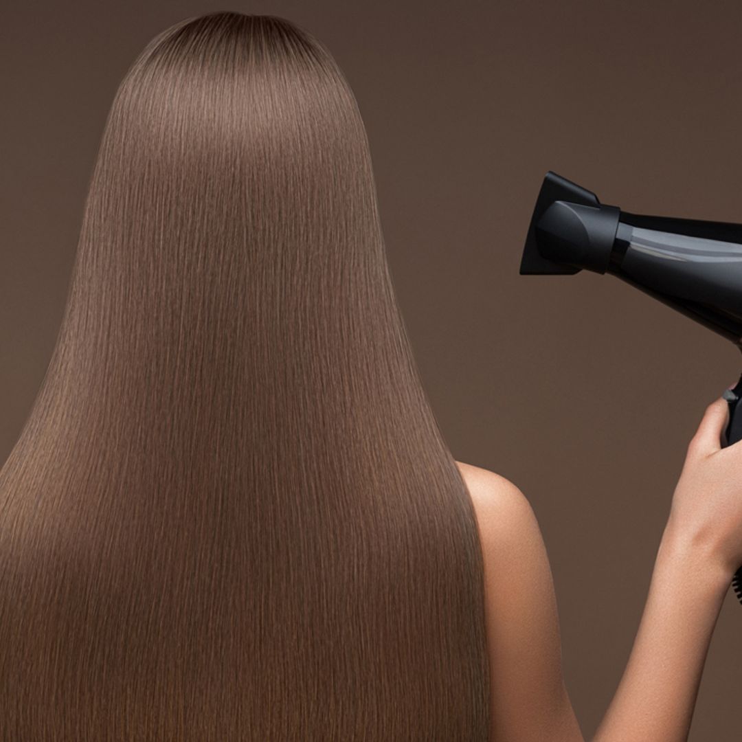 Hemos localizado el secador de pelo iónico que consigue un cabello radiante y cuesta solo 30 euros