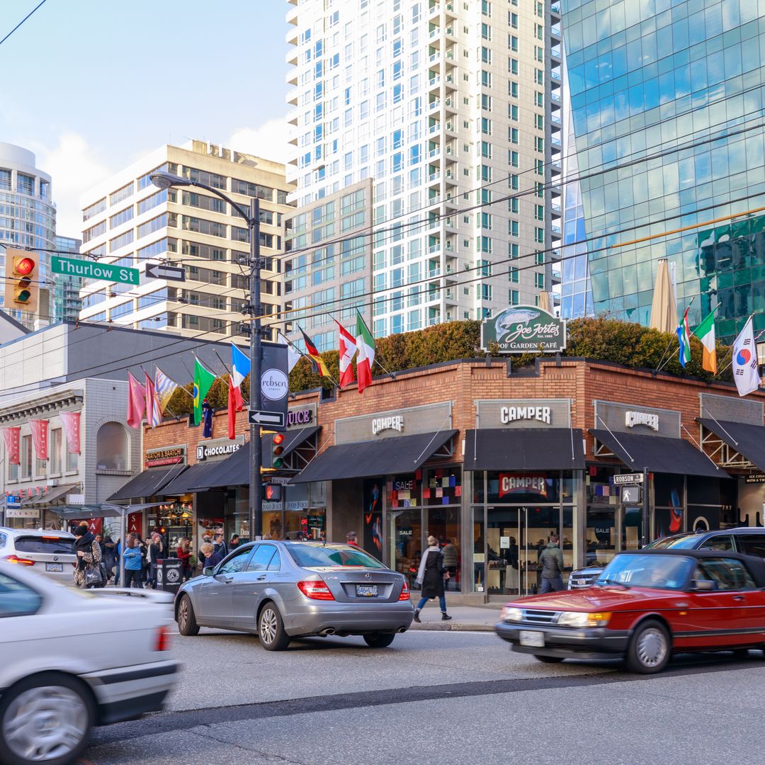Vancouver, Canadá, Robson Street,Off Campus, serie