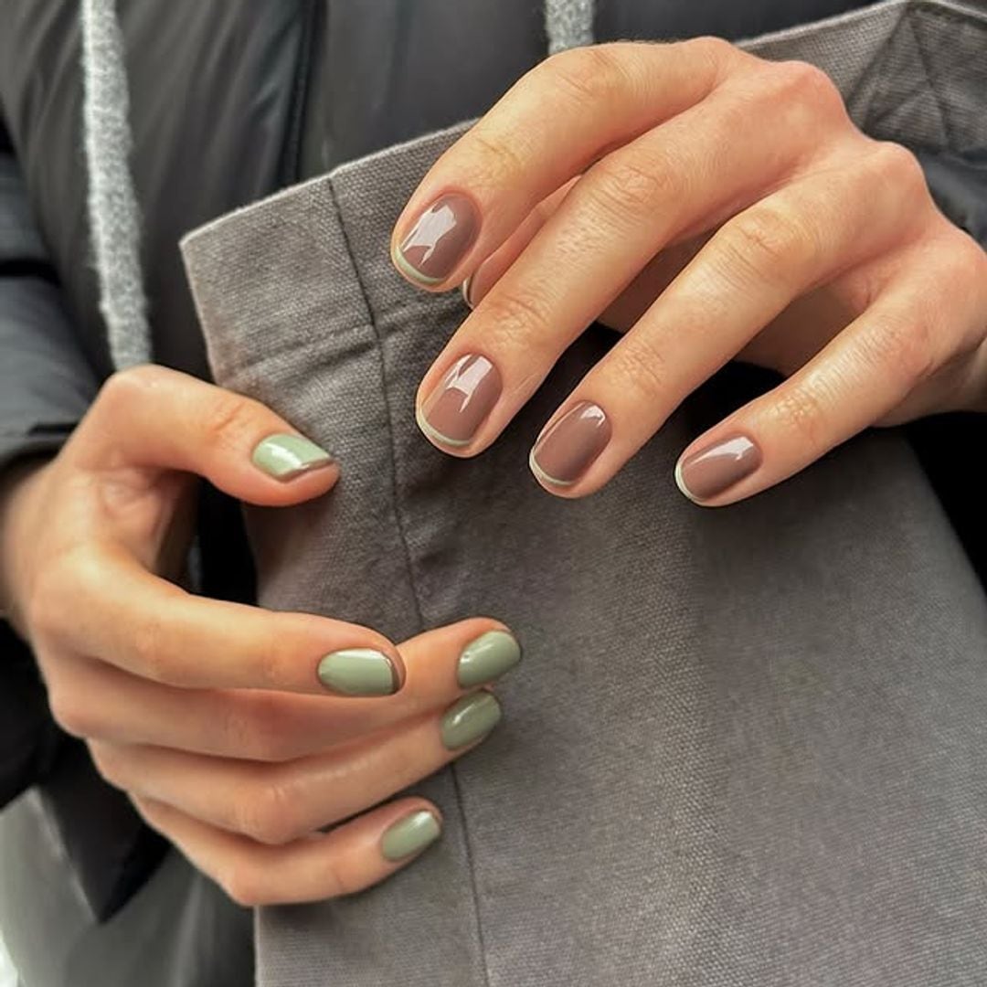 Manicura francesa marrón y verde menta