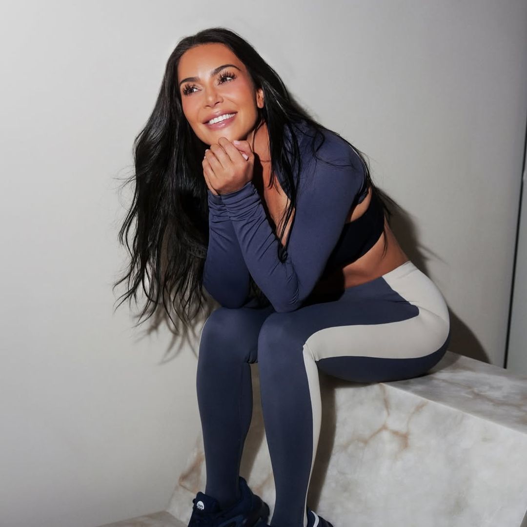 7 ejercicios, 12 repeticiones y 20 minutos al día: la rutina de Kim Kardashian para un glúteo firme a los 45 años