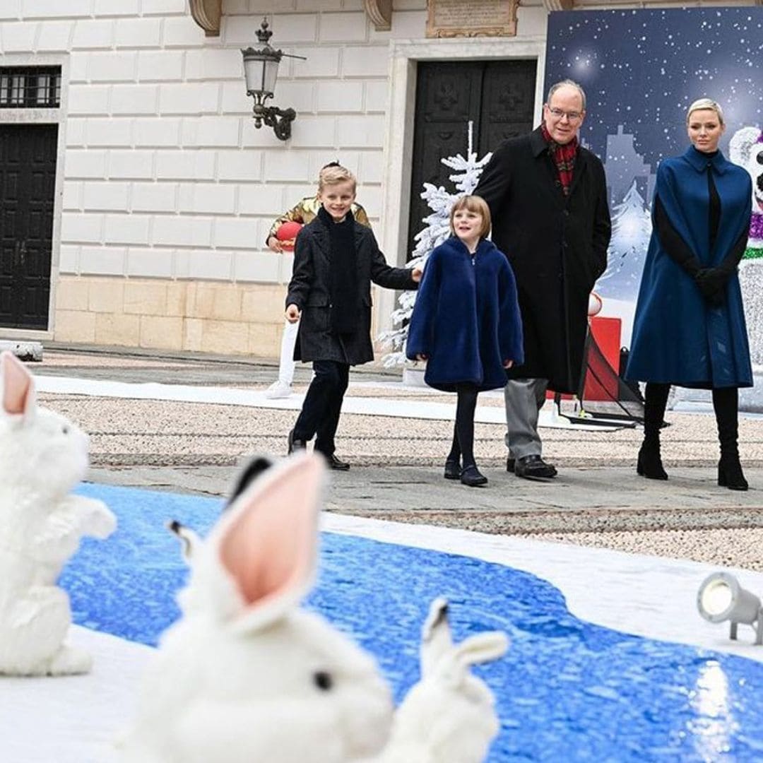 Renos, pingüinos y un árbol espectacular: la decoración del Palacio de Mónaco al detalle
