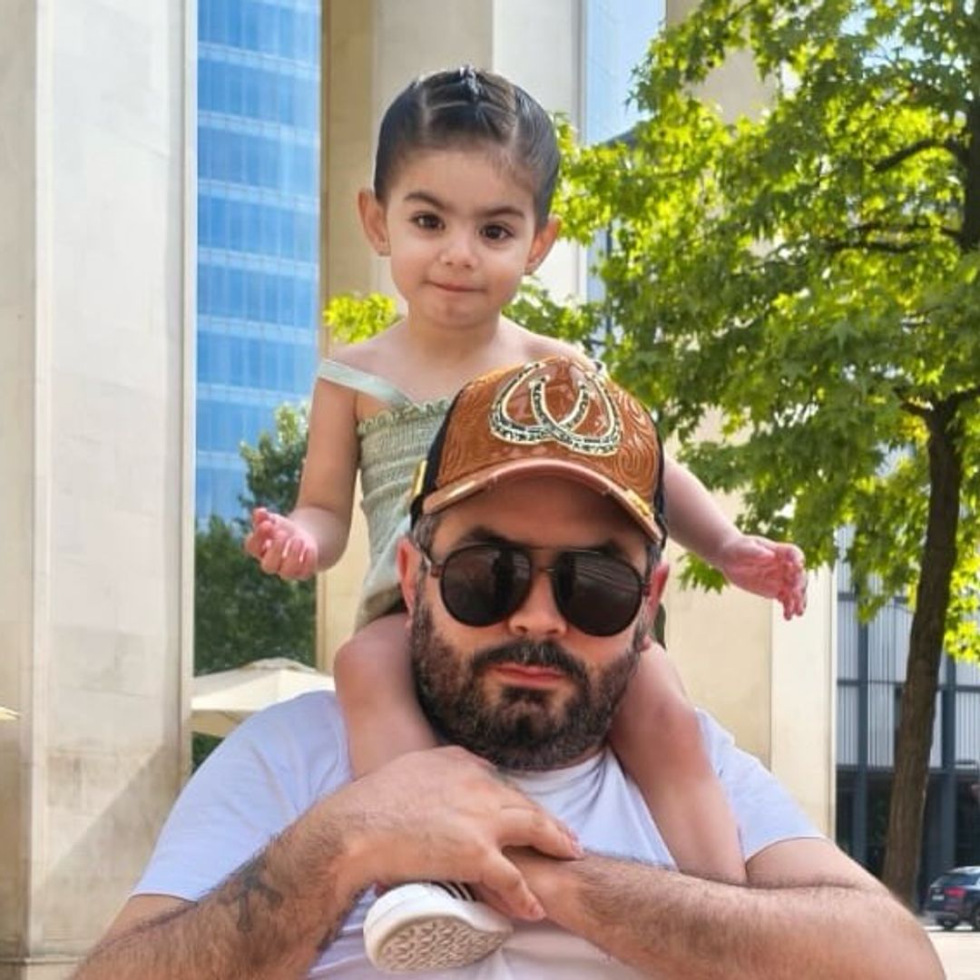 José Eduardo Derbez y Tessa disfrutan de Bilbao en un especial viaje de padre e hija