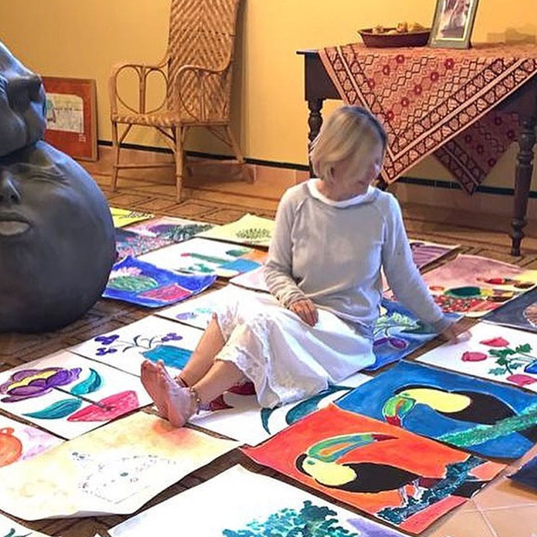 Eugenia Martínez de Irujo pone color al confinamiento y sorprende con su faceta más artística