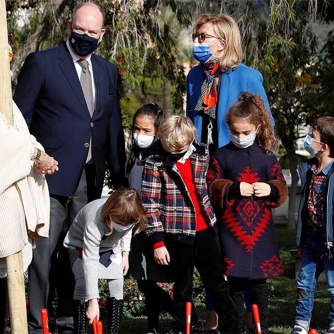 Alberto de Mónaco reaparece con sus hijos en un acto simbólico con guiño a Charlene