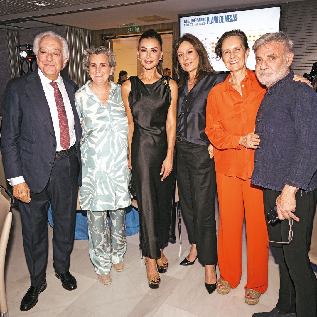 El empresario Juan Palacios, Pepa Muñoz (El Qüenco de Pepa), Silvia Gómez-Cuétara, Nuria González, Mila Nieto y el arquitecto Joaquín Torres