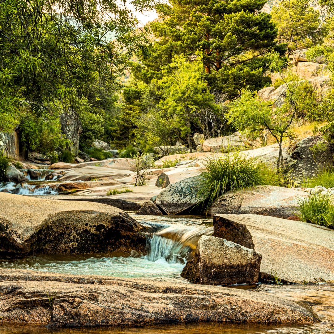 Pozas de agua en La Pedriza, Parque Nacional de la Sierra de Guadarrama, Madrid