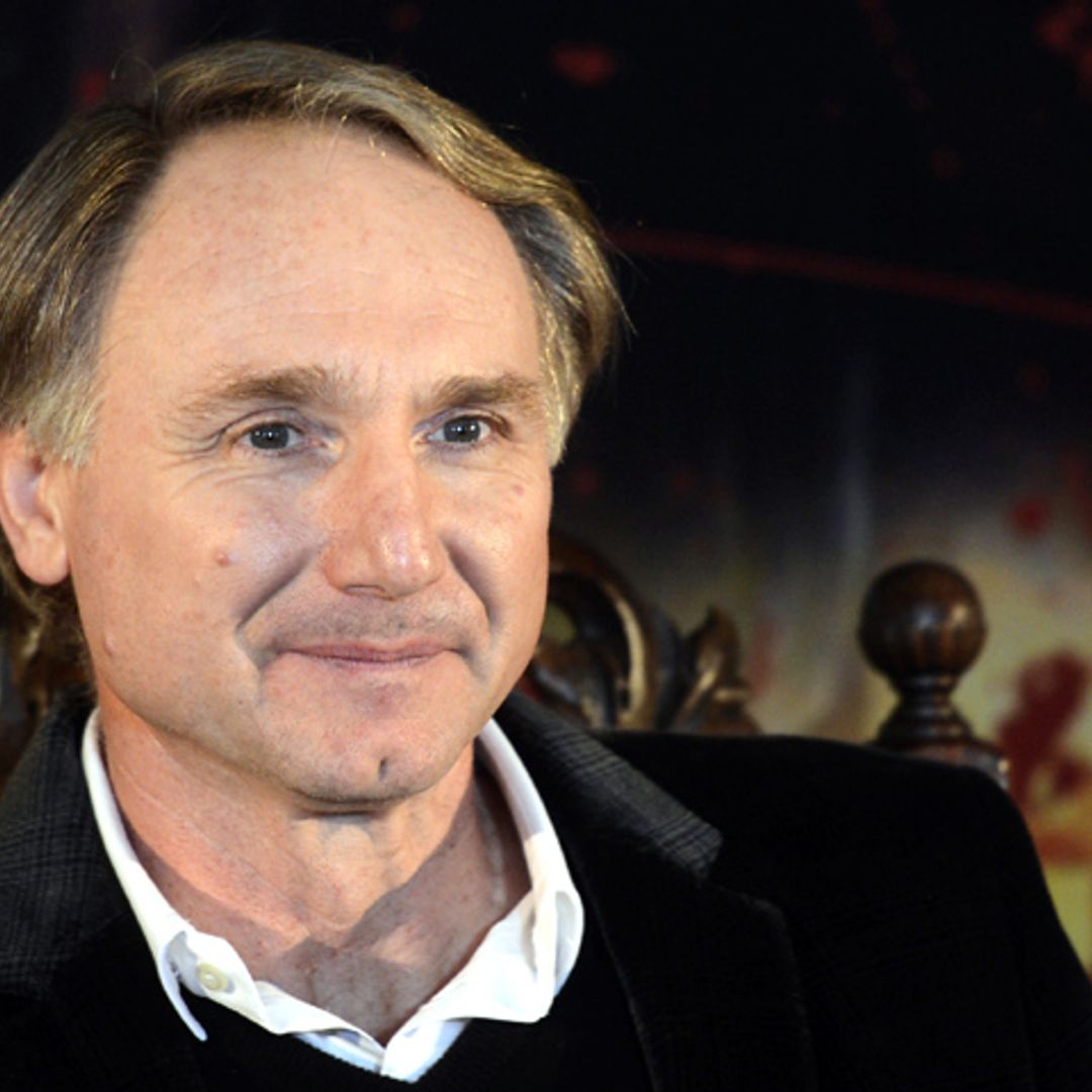 El pasado más desconocido de Dan Brown: su propio grupo de música con canciones en español