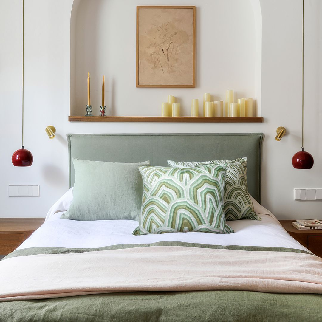 Adiós a lo tradicional: 10 ideas originales para decorar la pared del cabecero con estilo