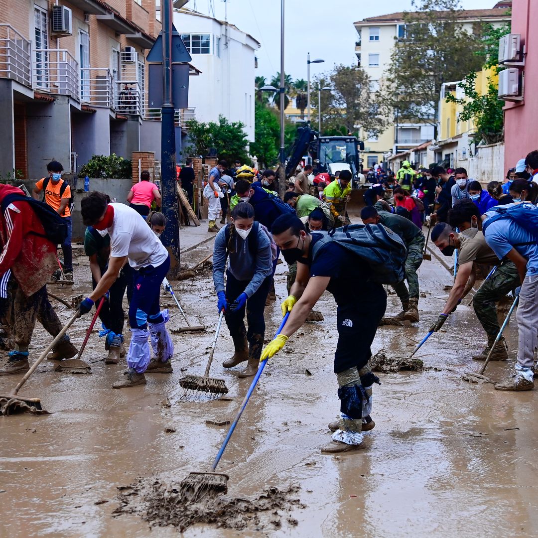 Las imágenes de solidaridad que nos dejan miles de voluntarios anónimos 