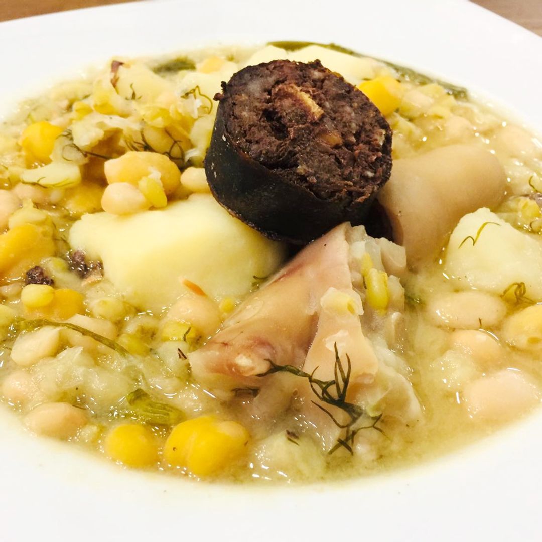 Sabroso, sencillo y con un ingrediente poco común: así es el cocido más popular de Almería