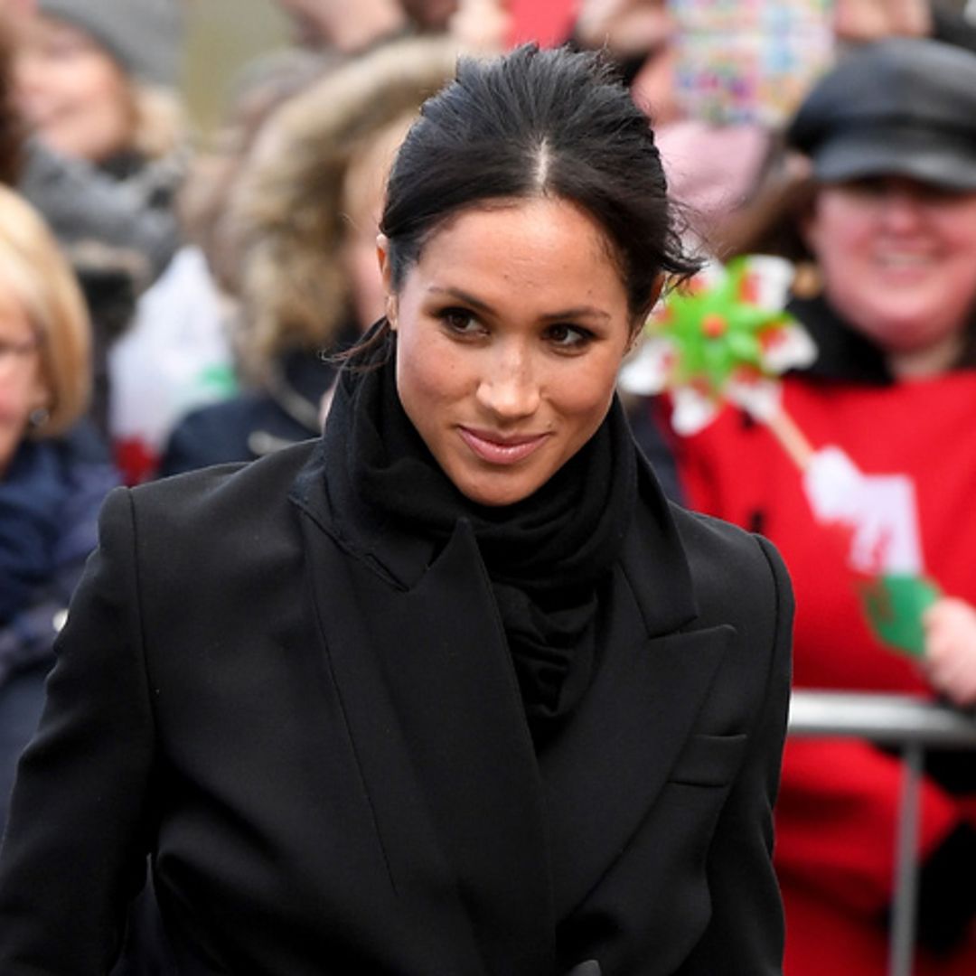El 'huracán Meghan' arrasa en Gales a pesar de los contratiempos y pidiendo perdón