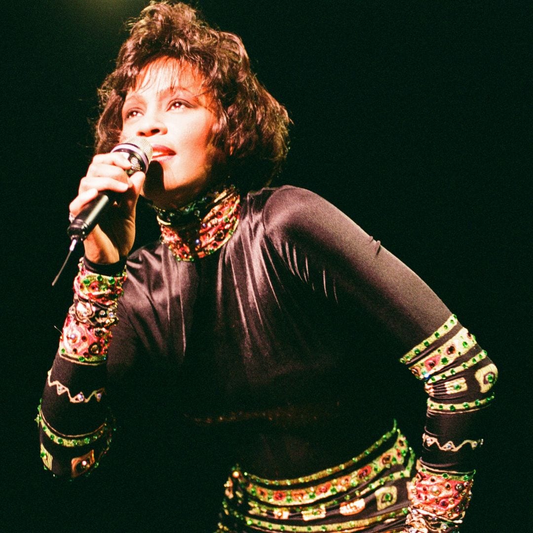 La historia detrás de las piezas más icónicas de Whitney Houston que serán subastadas