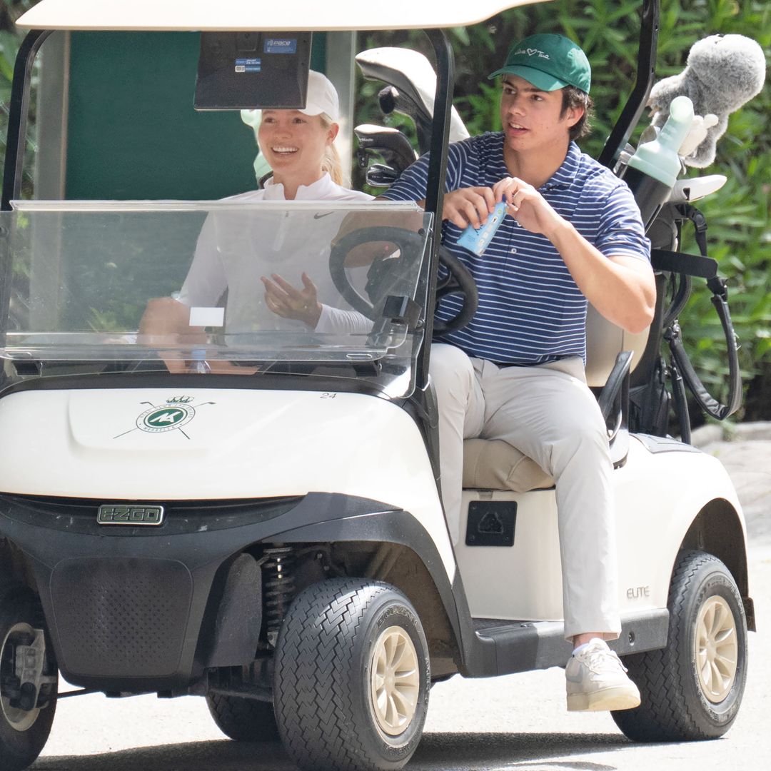 EXCLUSIVA. Victoria y Guillermo, hijos de Julio Iglesias, celebran su 25 y 19 cumpleaños en Marbella: las fotos de su día de golf