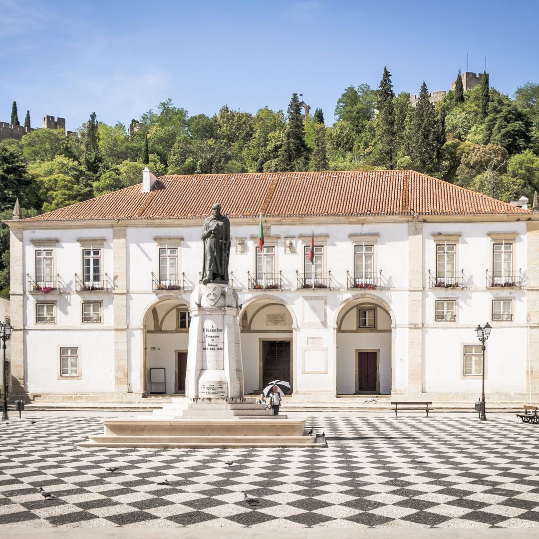 Plaza principal de Tomar, Portugak