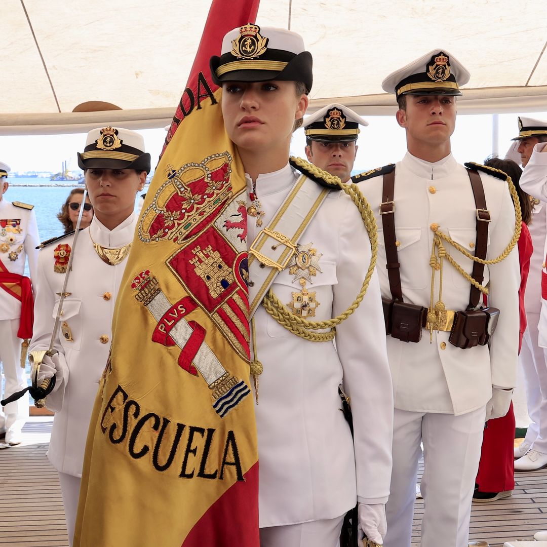La princesa Leonor, abanderada en la jura de bandera a bordo de ‘Elcano’ en Montevideo