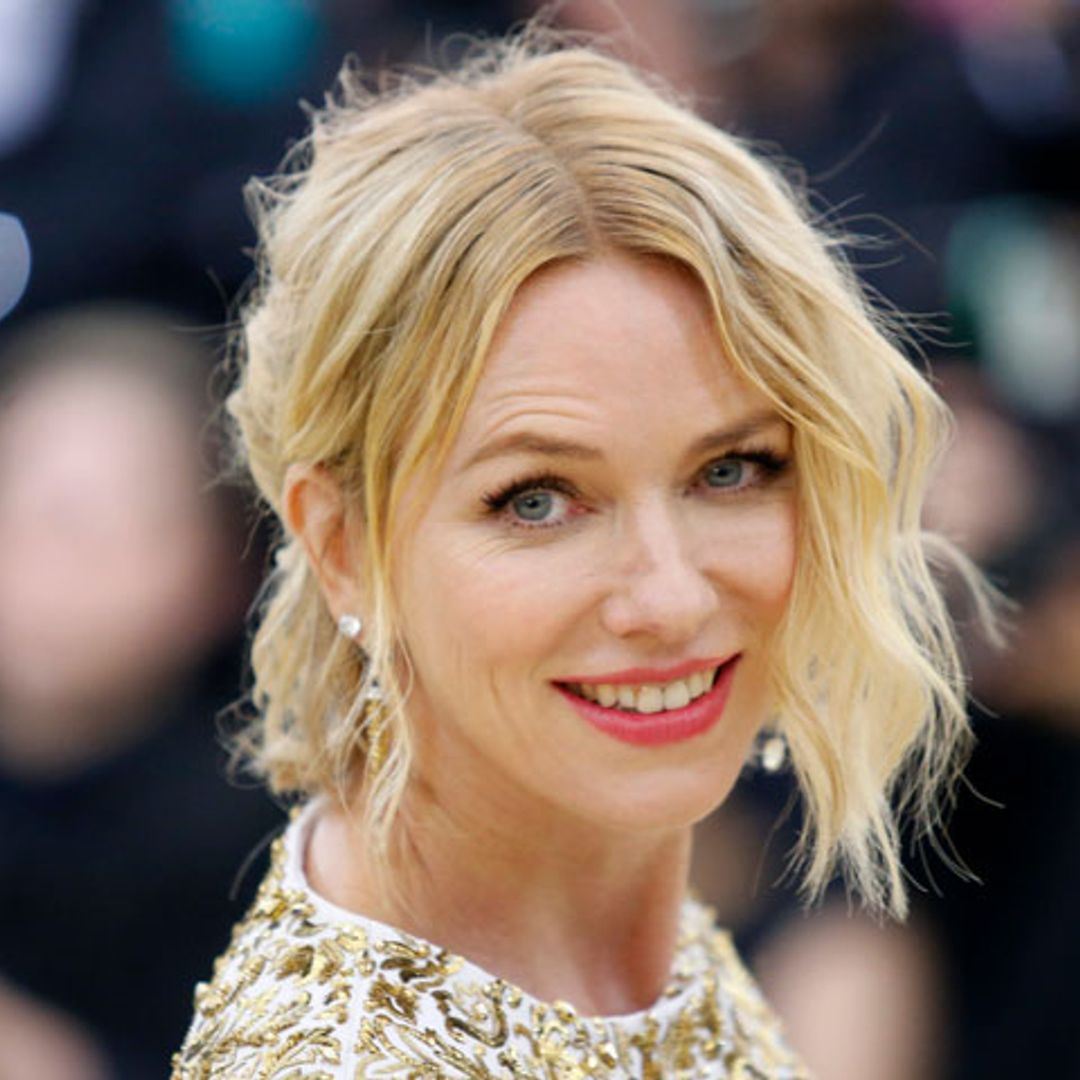 Vestir de blanco en Nueva York, por Naomi Watts