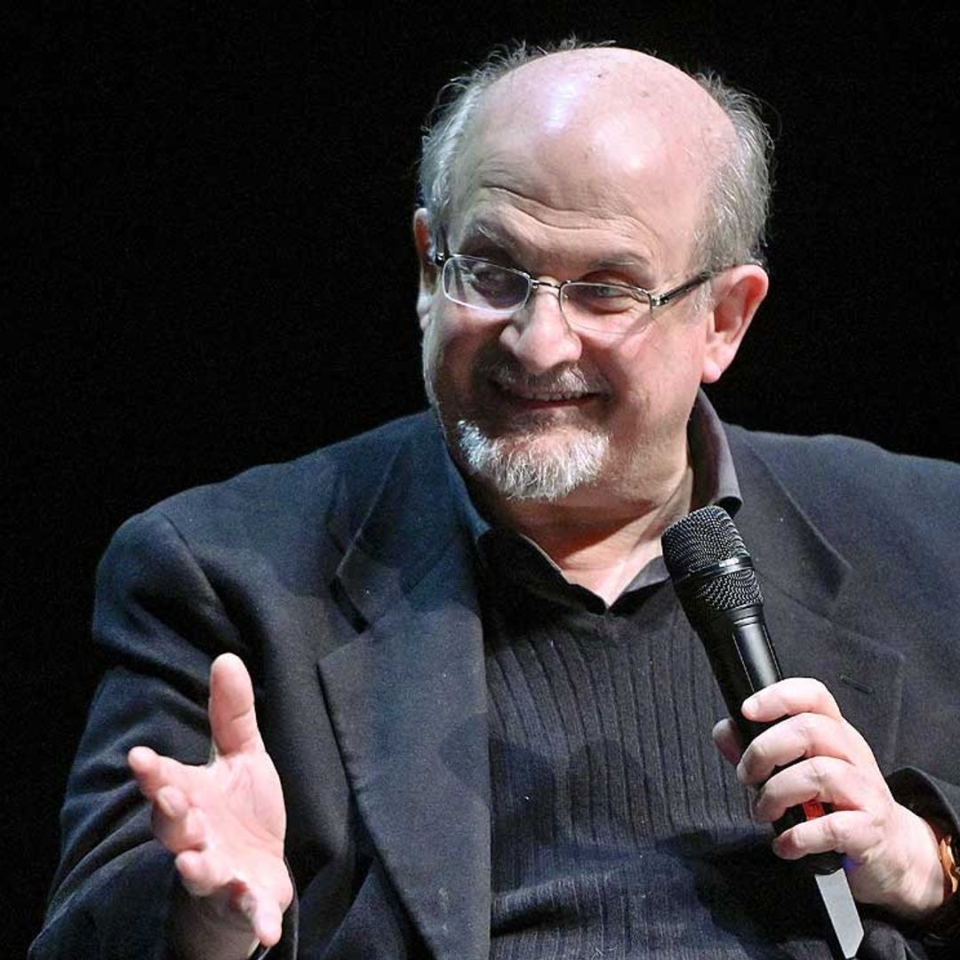 Los familiares de Salman Rushdie explican los avances en la salud del escritor