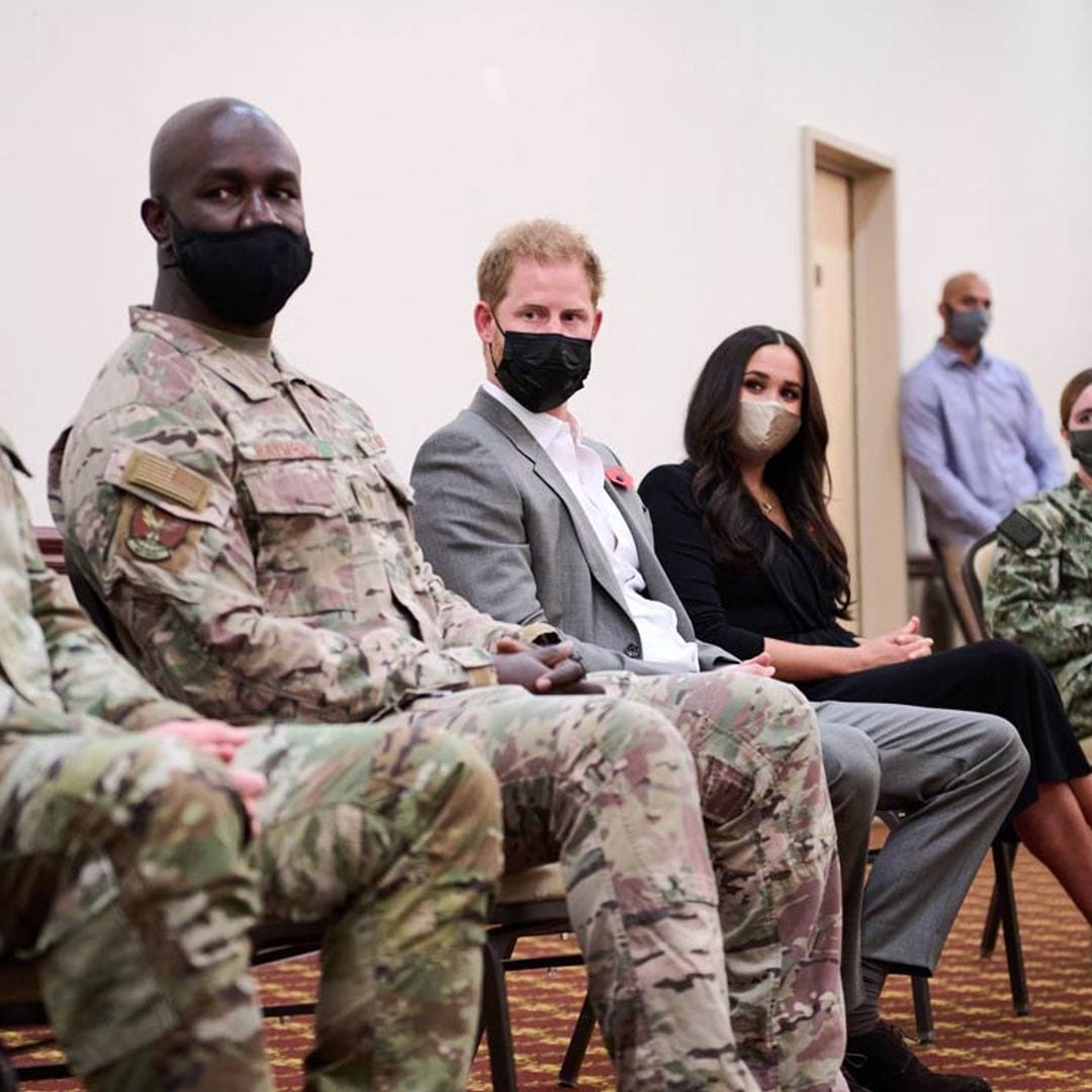 Los duques de Sussex cambian el glamur de la alfombra roja por una visita sorpresa a una base militar