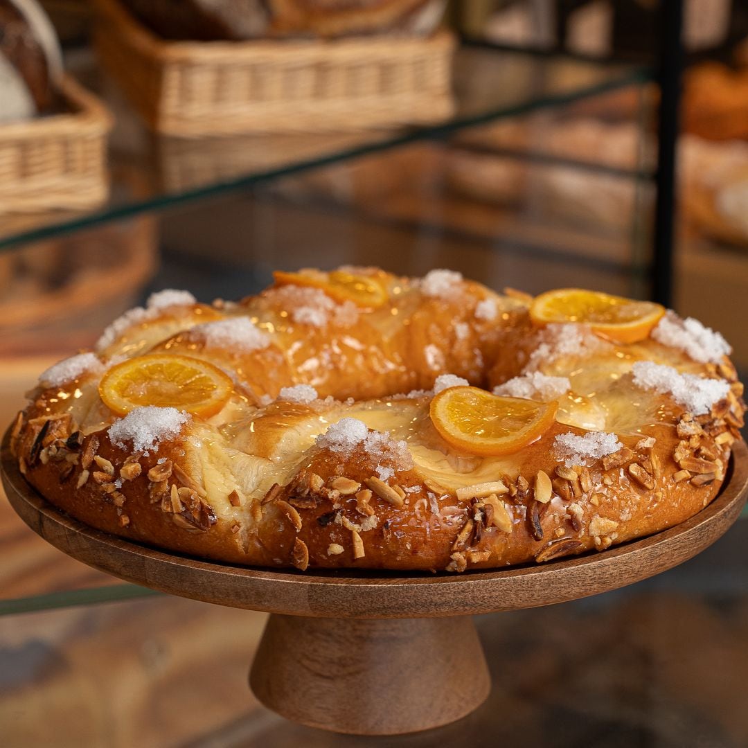 Corona de la Almudena, el dulce homenaje a la patrona de Madrid