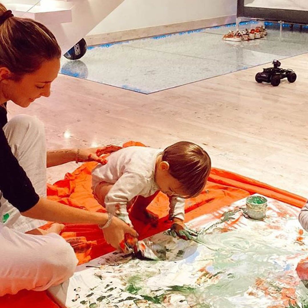 Los pequeños artistas de Alice Campello reciben un regalo de Papá Noel por adelantado