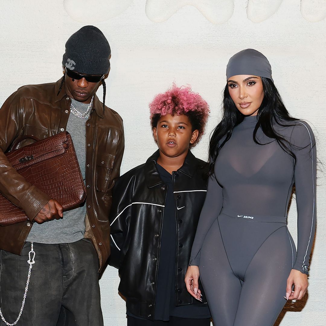 Travis Scott se reencuentra con las Kardashian en la noche más especial de Kim