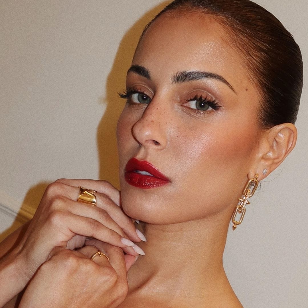 Los 3 colores de manicura de Hiba Abouk: elegantes, versátiles y de tendencia este diciembre 2025