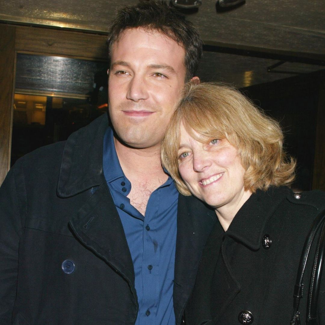 Ben Affleck rompe el silencio sobre la muerte de sus padres y se deshace en halagos al hablar de su madre