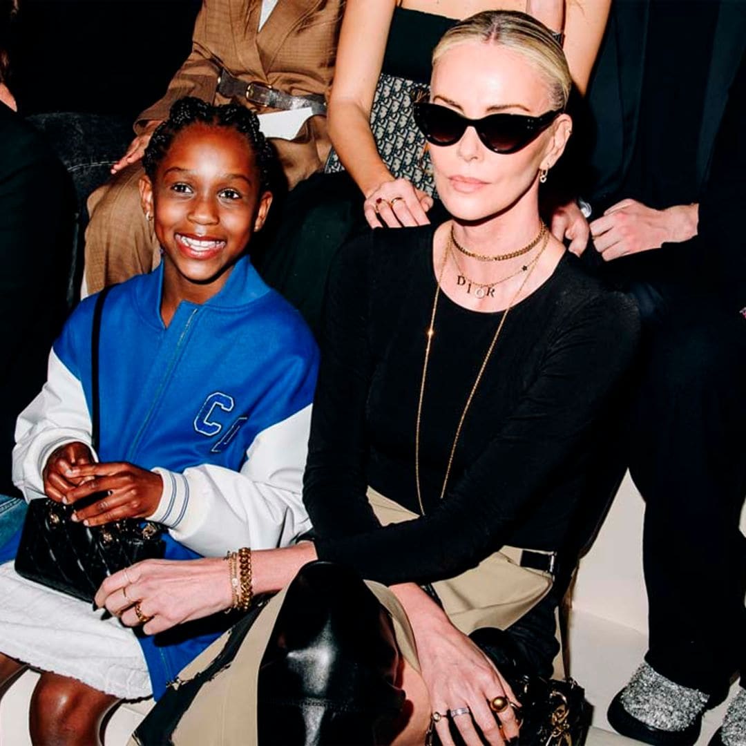 Las imágenes de Charlize Theron y su hija August, de 8 años, como dos turistas más en Nueva York