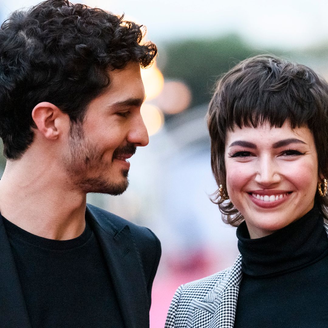 Primeras palabras de Chino Darín tras el nacimiento de su bebé junto a Úrsula Corberó: "Una experiencia gloriosa y transformadora"