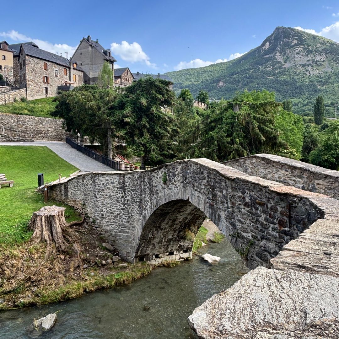 Puente medieval sobre el río Gállego, Sallent de Gállego, Huesca
