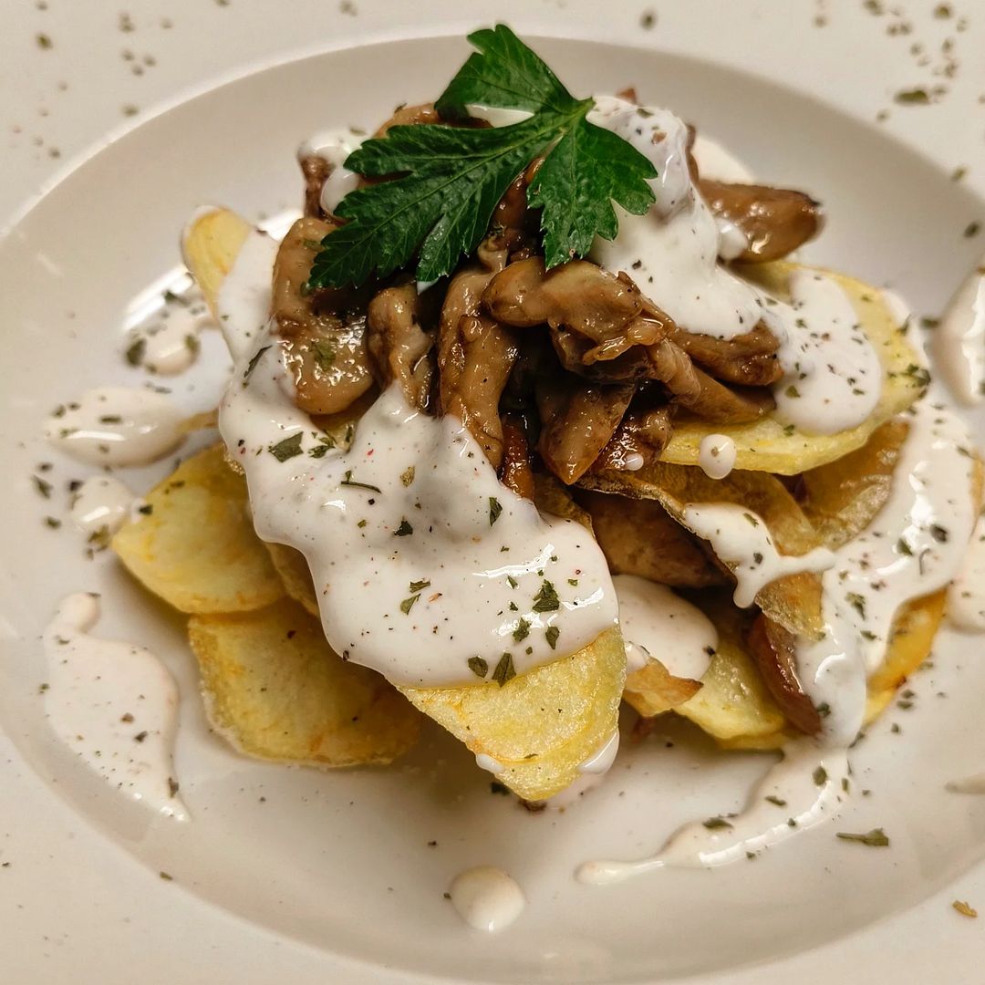 Comida casera en Boccherini Taberna en Arenas de San Pedro (Ávila).