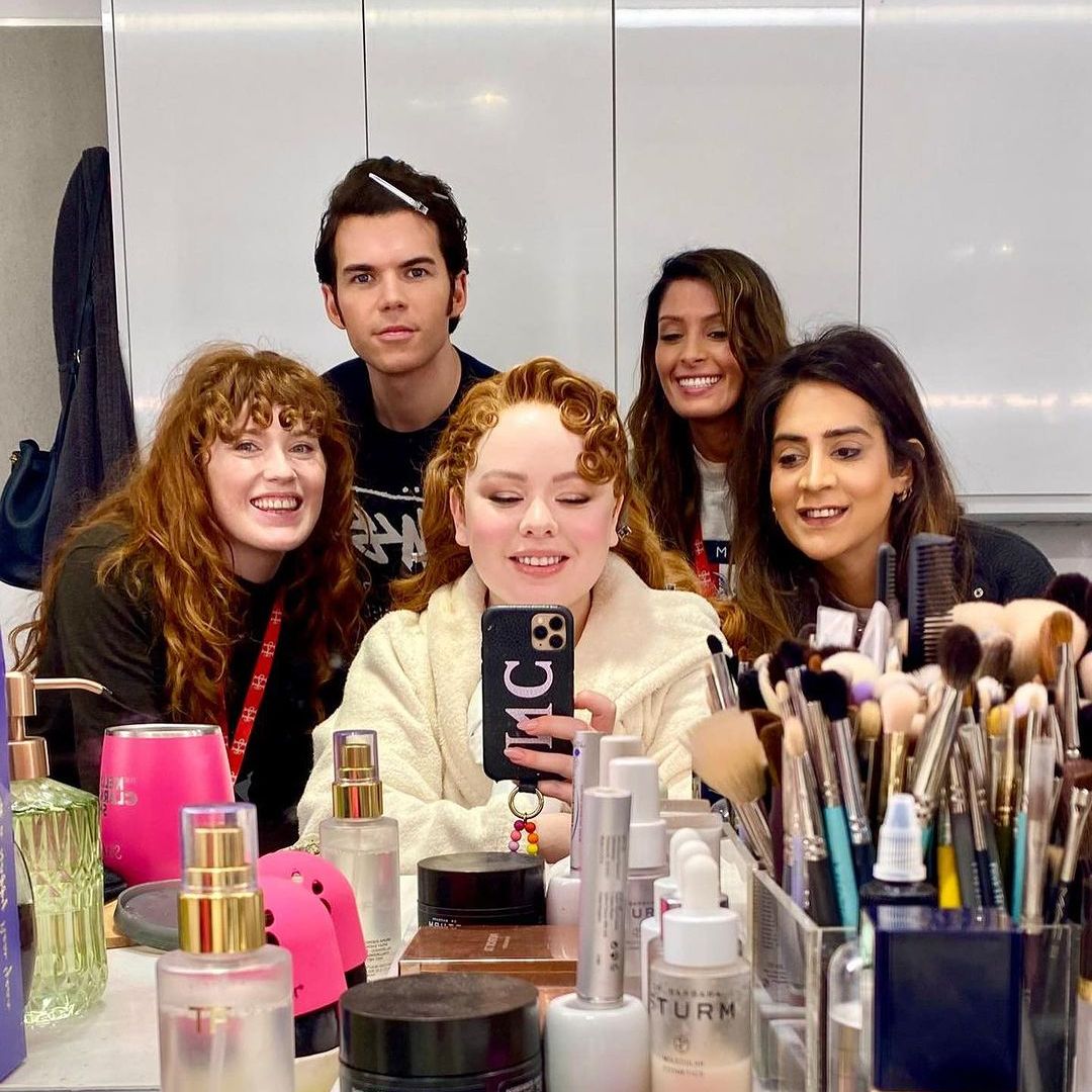 La maquilladora oficial de 'Los Bridgerton' comparte los trucos de los 'beauty looks' de las protagonistas