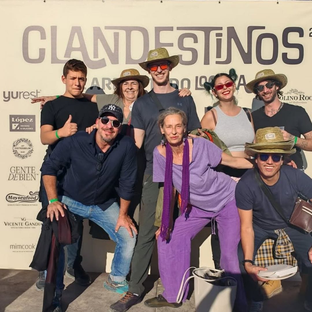 Paola Dominguín disfruta con sus hijos y Nacho Palau, el ex de Miguel Bosé, en Valencia