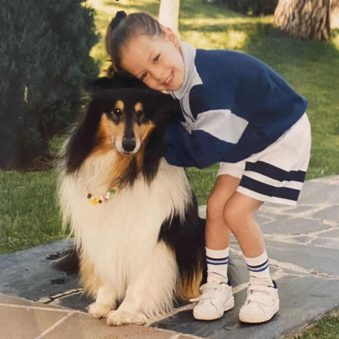 Belén Écija con su perro al que le llamo 'Collie' como su raza