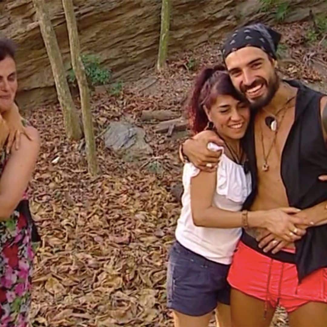 Violeta y Fabio por fin se reencuentran con sus madres en 'Supervivientes'