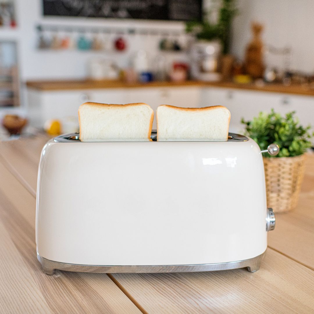 Desayunos lentos, pan crujiente y café caliente: tu nueva rutina gracias a esta tostadora