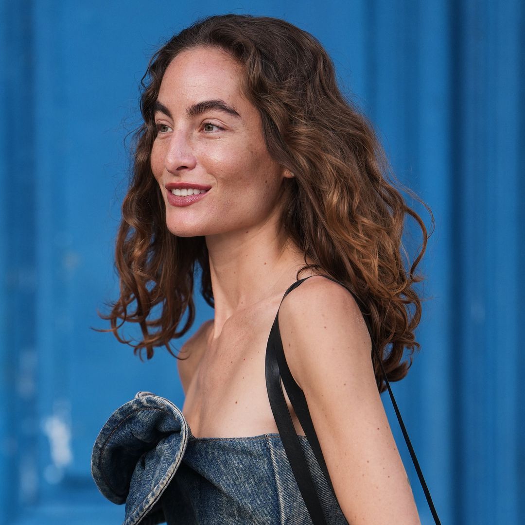 Susana Martins, peluquera: "Olvídate de aplicar productos en seco si tienes pelo rizado, debe estar muy mojado"