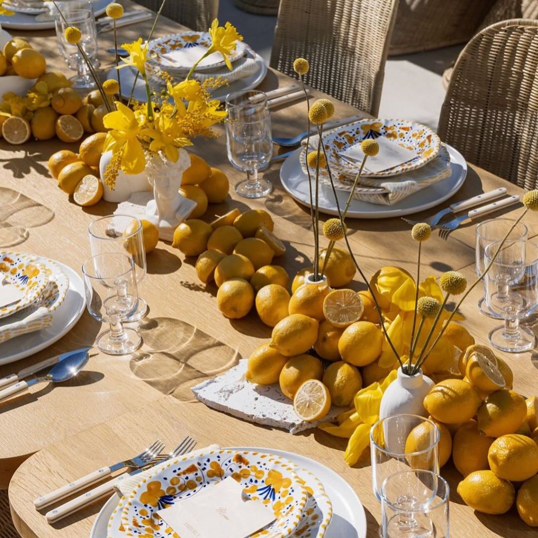 Esculturas frutales, la alternativa a las flores que lleva el huerto a las mesas de tu boda