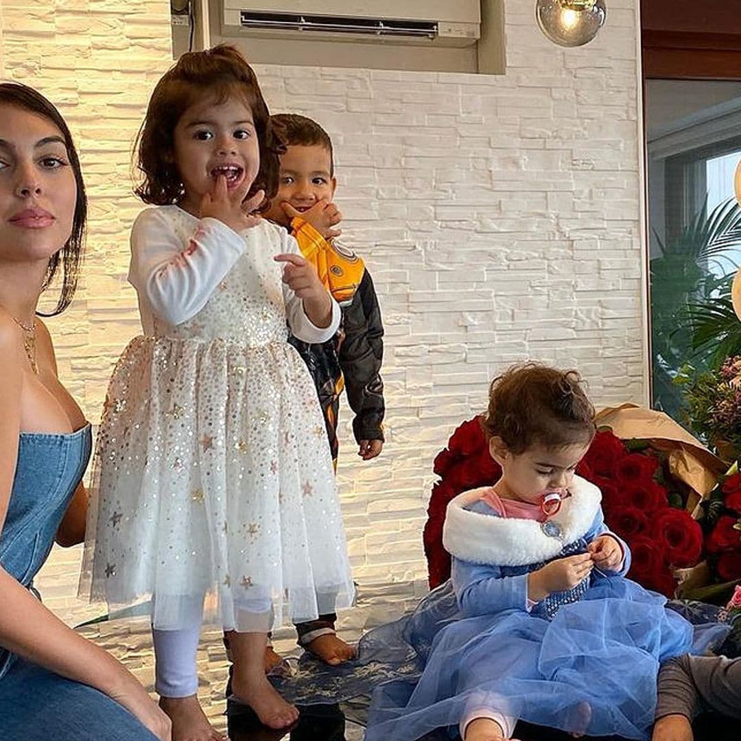¿Habrá algún artista en la familia? La tarde de manualidades de los hijos de Georgina y Cristiano
