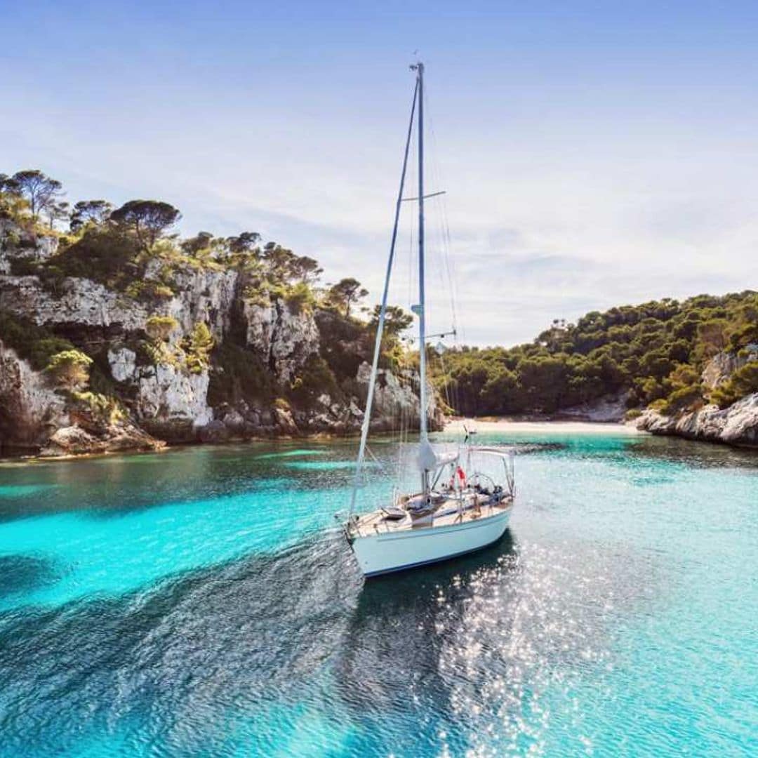 De cala en cala por la costa de Menorca, más cerca del paraíso