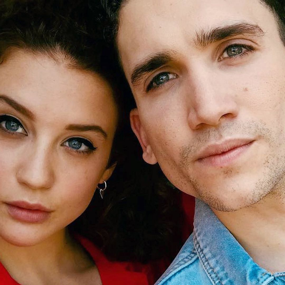 En ¡HOLA!: María Pedraza y Jaime Lorente, cumpleaños de 'Élite'