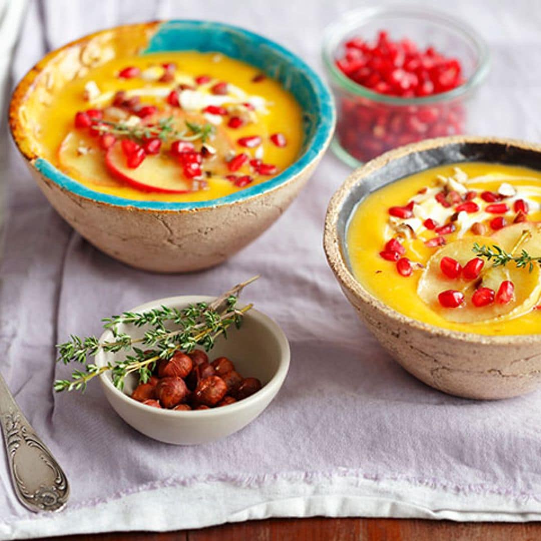 Crema de calabaza y batata con manzana y granada