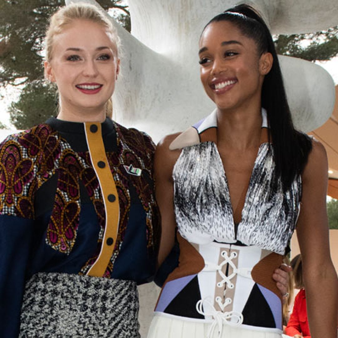 Bolsos mini, la tendencia que arrasa entre las invitadas más estilosas