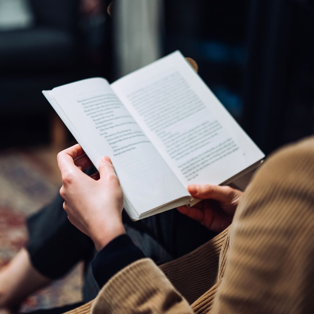 Los 25 libros de misterio que más nos gustan y que te van a enganchar esta primavera-verano