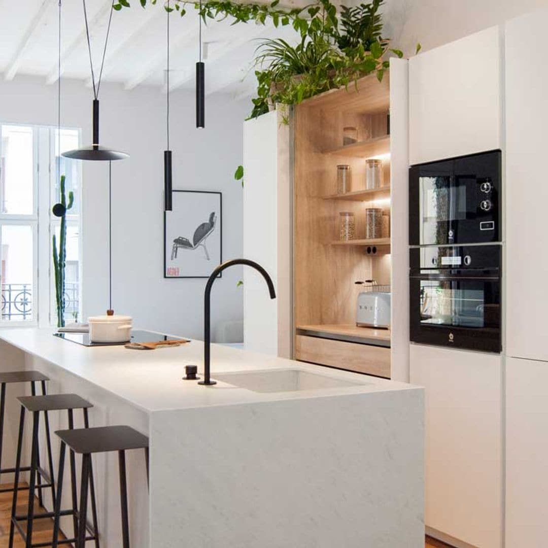 Cómo se planifica una cocina abierta y con isla: cuestiones clave