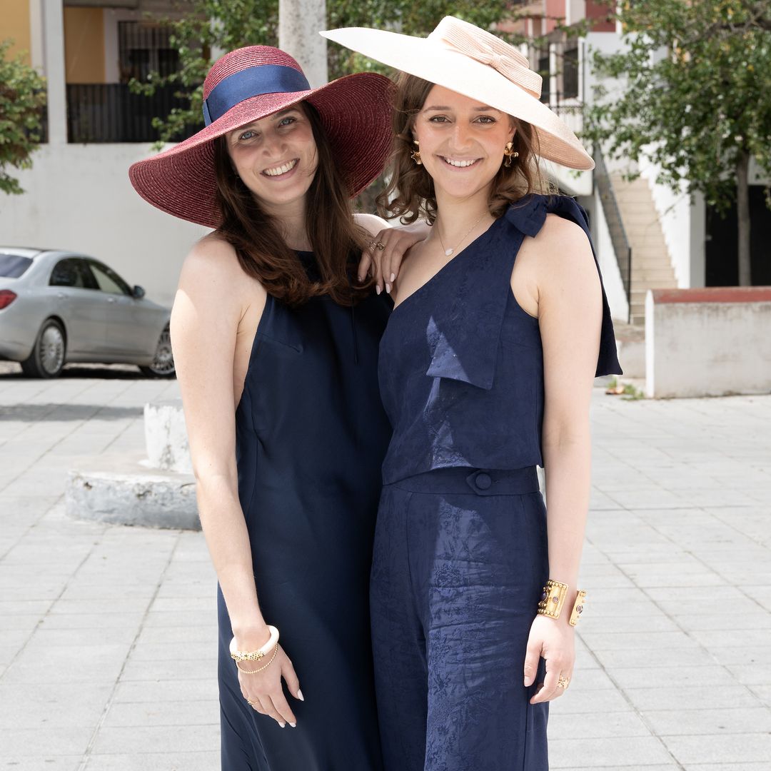 Vestidos lisos y tocados, la elección de las invitadas más elegantes del enlace real en Sanlúcar de Barrameda